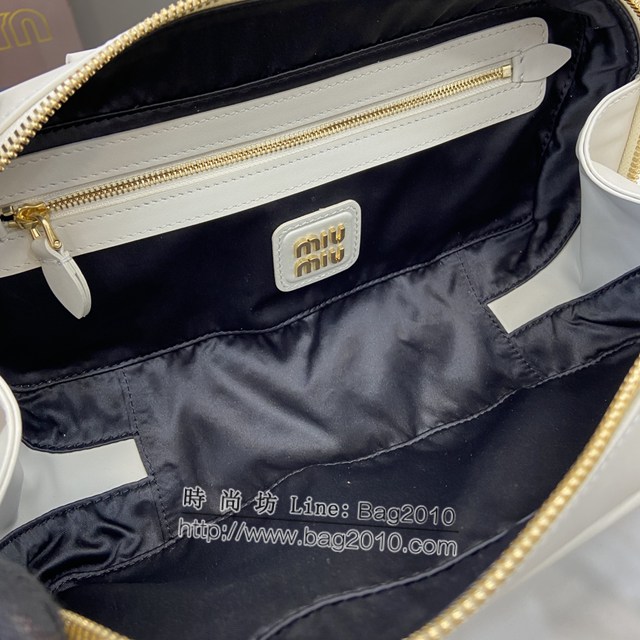 miumiu專櫃繆繆最新款Arcadie牛皮革中號保齡球手提包斜挎包 jh2316型號：5BB148